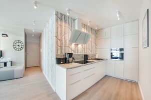 Apartment (157) | Dapur kecil peribadi | Peti sejuk, dapur, cerek elektrik 