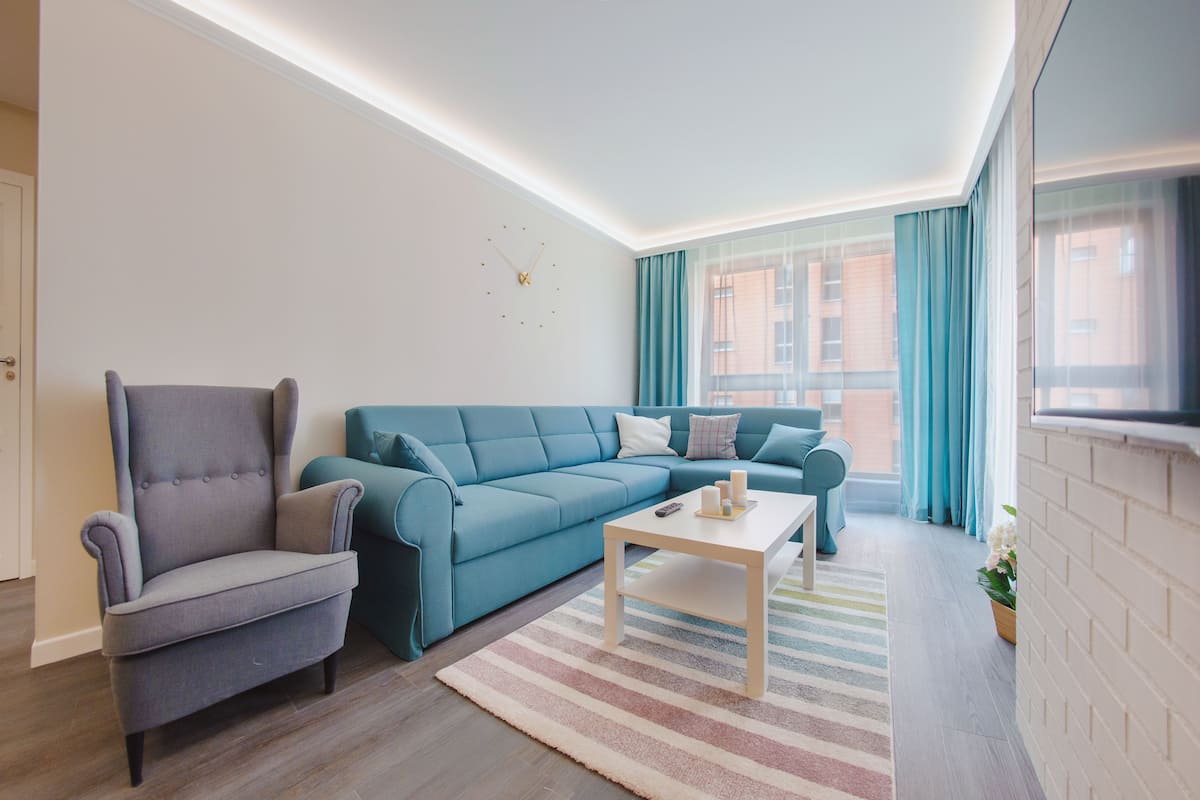Apartment (194) | Individually decorated, individually furnished, laptop workspace
