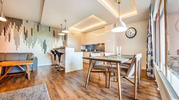 Apartment (95) | Living area | Flat-screen TV