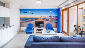 Apartment (33) | Living area | Flat-screen TV - Apartamenty Sun & Snow Aura (Gdansk)