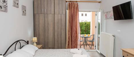 Soundproofing, iron/ironing board, free WiFi, bed sheets