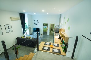 Apartment (Elevated Lounge Area) | Living room | Flat-screen TV - Apartments Galleria Chill (Rijeka)