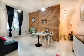 Apartment, Garden View | Living room | Flat-screen TV - Apartments Galleria Chill (Rijeka)