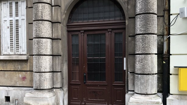 Property entrance - The Wall (Rijeka)