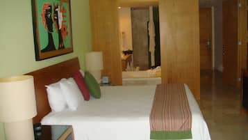 2 bedrooms, in-room safe, iron/ironing board, WiFi