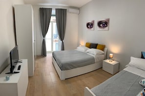 3 chambres, fer et planche à repasser, lit parapluie, Wi-Fi gratuit