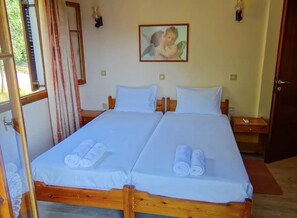 Apartment, Mehrere Betten, Meerblick | Kostenloses WLAN, Bettwäsche