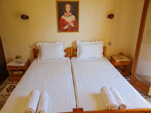 Studio, 2 Single Beds, Sea View | Free WiFi, bed sheets - Eleni's Apartments & Studios (Corfu)