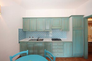 Microwave, stovetop