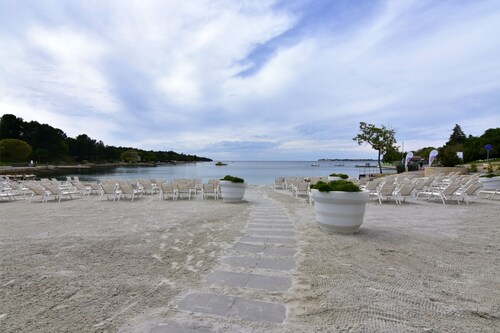 Apartment NOA3 Poreč-Tar pool, balcony, games room, Wi-Fi, barbecue