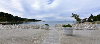 Apartment NOA3 Poreč-Tar pool, balcony, games room, Wi-Fi, barbecue