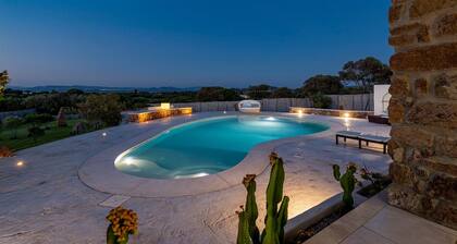 Villa de luxe avec piscine et jardin de 2000mÂČ prĂšs de la mer