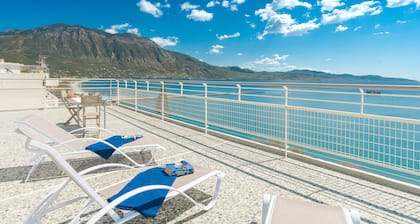 Seafront Penthouse LEO