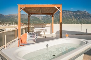 Studio | Private spa tub - City Penthouse ENA (Kalamata)