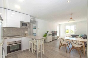 Fridge, microwave, oven, coffee/tea maker - Casablanca 3:  New apartment 2nd floor with views. (Fuengirola)