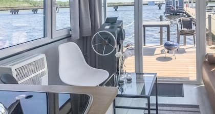 1 bedroom gorgeous ship in Loitz