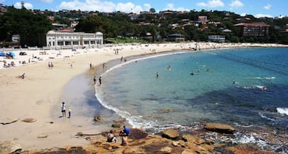 Apartment on Balmoral Beach Hill