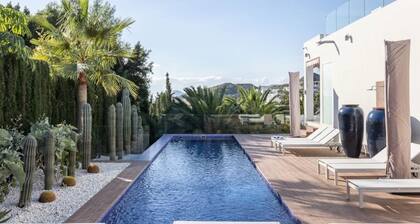 Exceptional villa100m from the beach - Heated pool - Sea view - Housework incl.