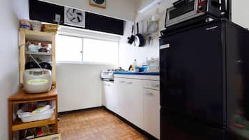 Fridge, microwave, stovetop, toaster