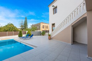 Piscina a l'aire lliure 