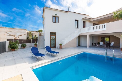 Authentic Cretan Living, 3km from the beach