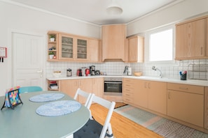 Apartment, 2 Bedrooms, 2 Bathrooms (100m2) | Private kitchen