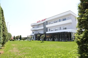 ด้านหน้าที่พัก