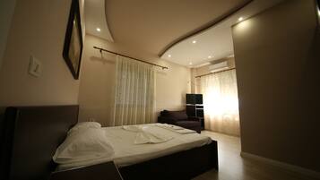 Kamar Double, balkon | 1 kamar tidur, meja kerja, kedap suara, dan tempat tidur bayi gratis