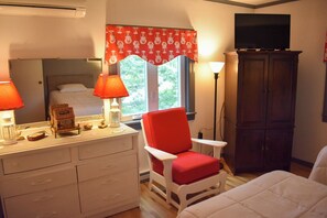 3 bedrooms, iron/ironing board, free WiFi