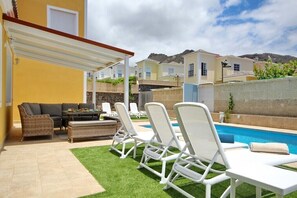 Outdoor dining - 5-bedroom villa in Costa Adeje (Costa Adeje)