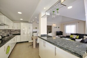Interior - 5-bedroom villa in Costa Adeje (Costa Adeje)