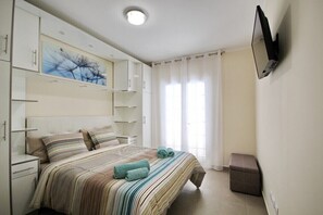 5 Schlafzimmer, Zimmersafe, Bügeleisen/Bügelbrett, Reisekinderbett