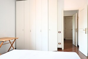 1 bedroom, bed sheets - N096 - Numana, two-room villa with garden and sea view (Sirolo)