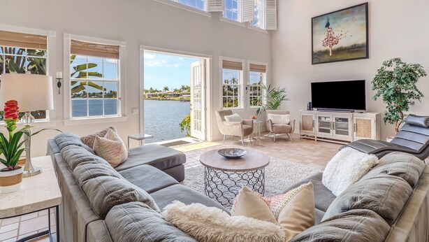 TV, fireplace, DVD player - Blue Lagoon 1037 (Cape Coral)