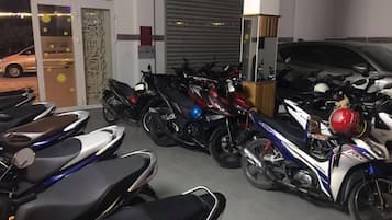 Bãi đậu xe tự phục vụ miễn phí