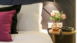 In-room safe, iron/ironing board (on request), free WiFi - The Roomy Hotel Sisli (Istanbul)