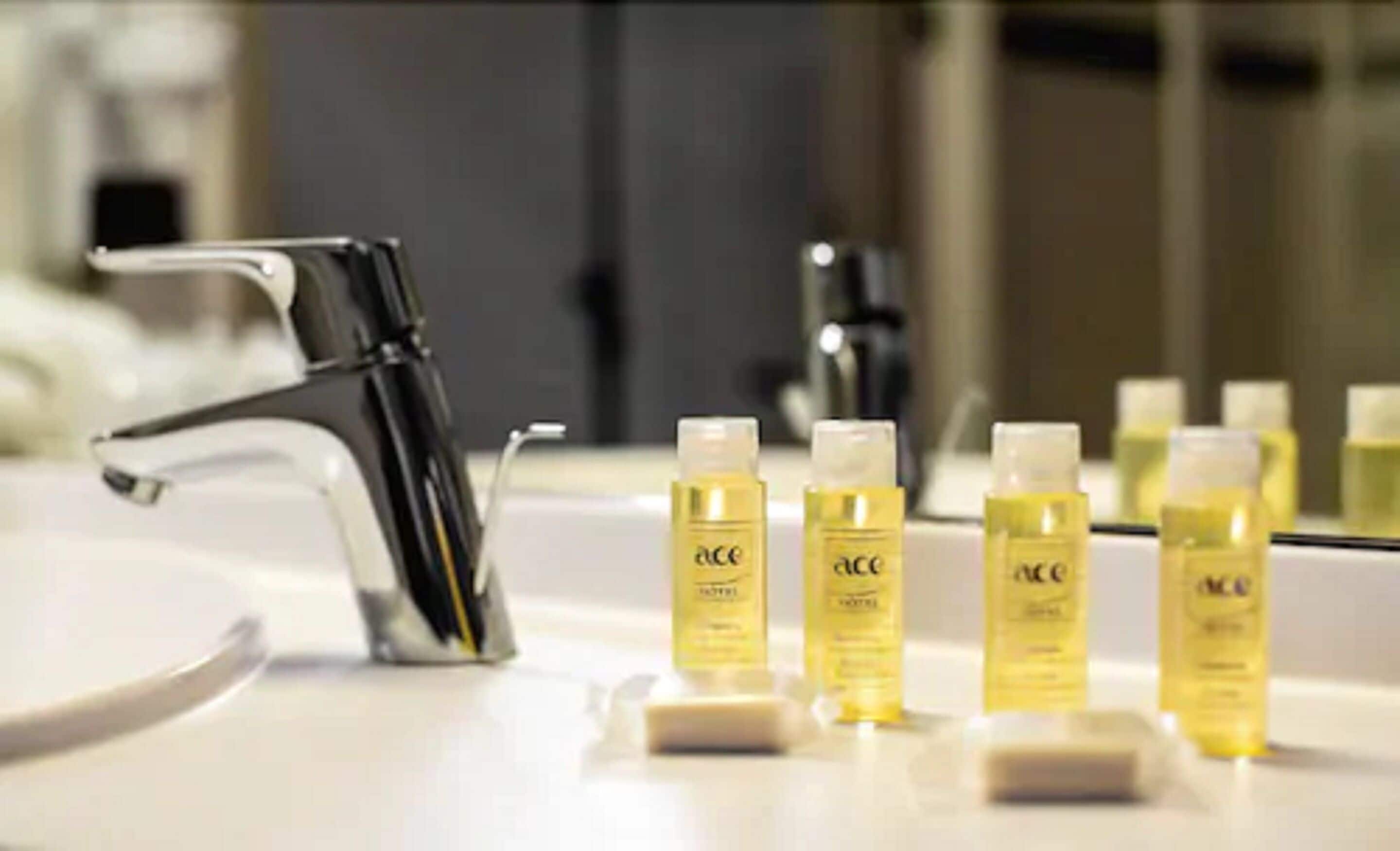 shower, free toiletries, towels, shampoo