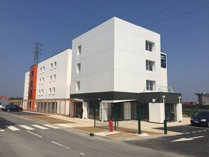 Exterior - ACE Hôtel Paris Sud Villabe (Villabe)