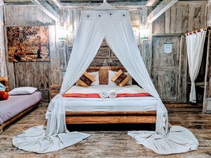 1 bedroom, internet - WOODEN HOUSE WITH GARDEN VIEW4 (Denpasar)