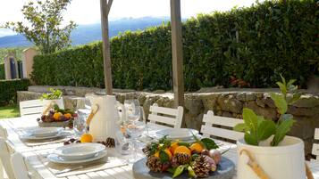 Outdoor dining