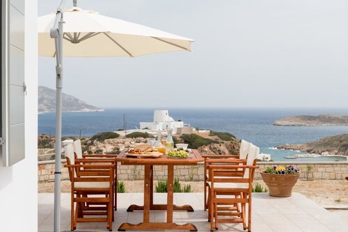 Irene Kimolos Villas