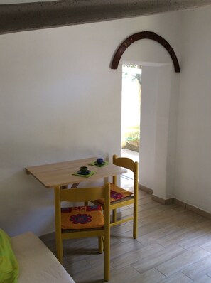 Dining - Mini apartment surrounded by greenery! (Ravenna)