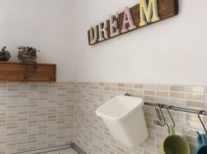 Doccia, asciugacapelli, bidet, asciugamani