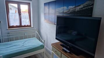 3 slaapkamers, een bureau, een strijkplank/strijkijzer, gratis wifi