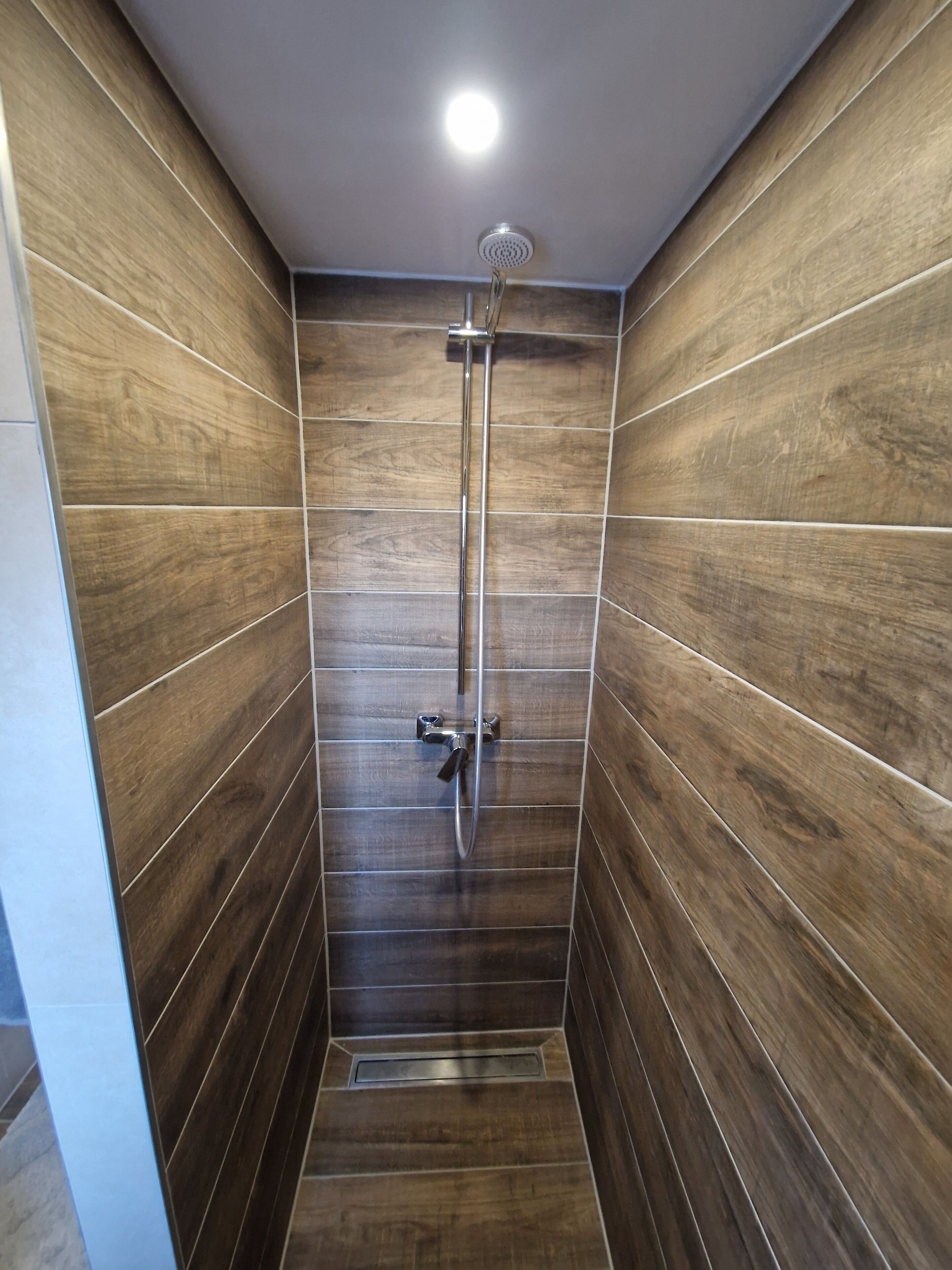 Combined shower/tub, hair dryer, towels, soap
