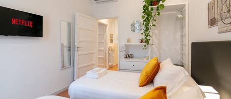 2 Schlafzimmer, Zimmersafe, Schreibtisch, schallisolierte Zimmer