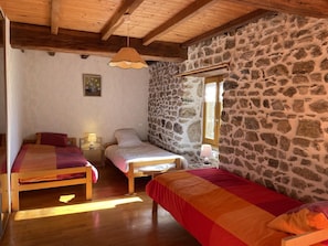 3 chambres, accès au Wi-Fi (inclus)