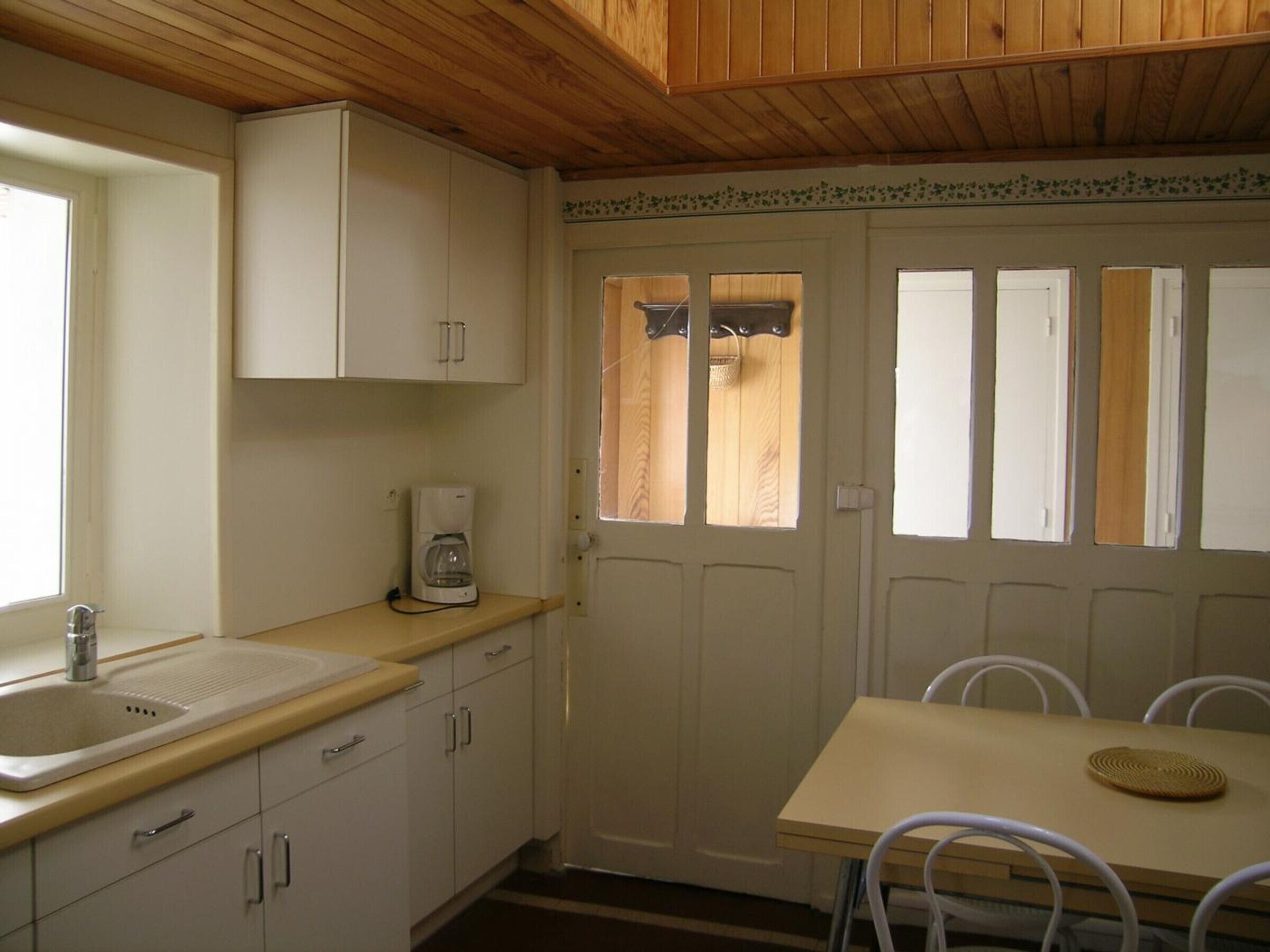Kühlschrank, Mikrowelle, Geschirrspüler