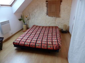 4 bedrooms, WiFi, bed sheets