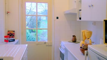 Frigorifero, microonde, forno, lavastoviglie